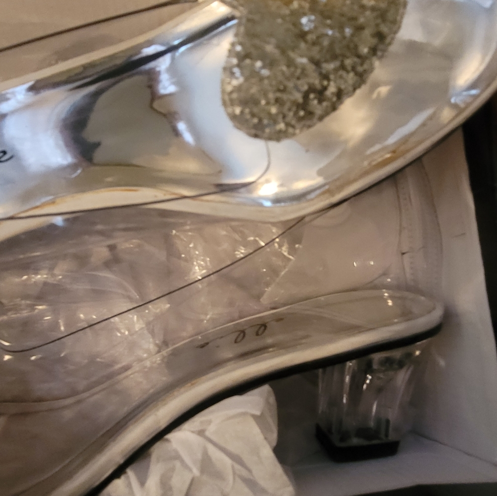 Cinderella "Glass Slippers" ~ Clear Princess Pumps size 10 - Picture 3 of 4